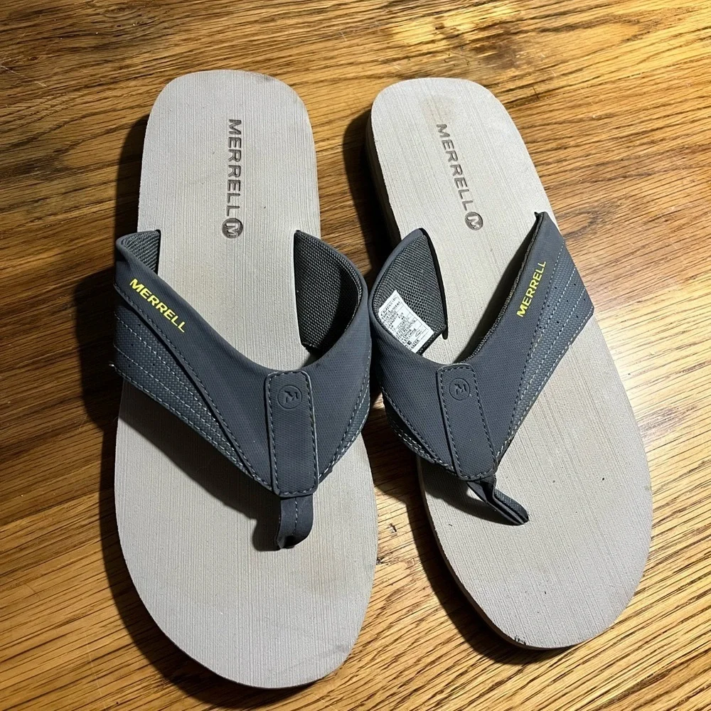 Merrell Castle Rock / Blazing Yell Performance Men’s 13 New Gray Flip Flops